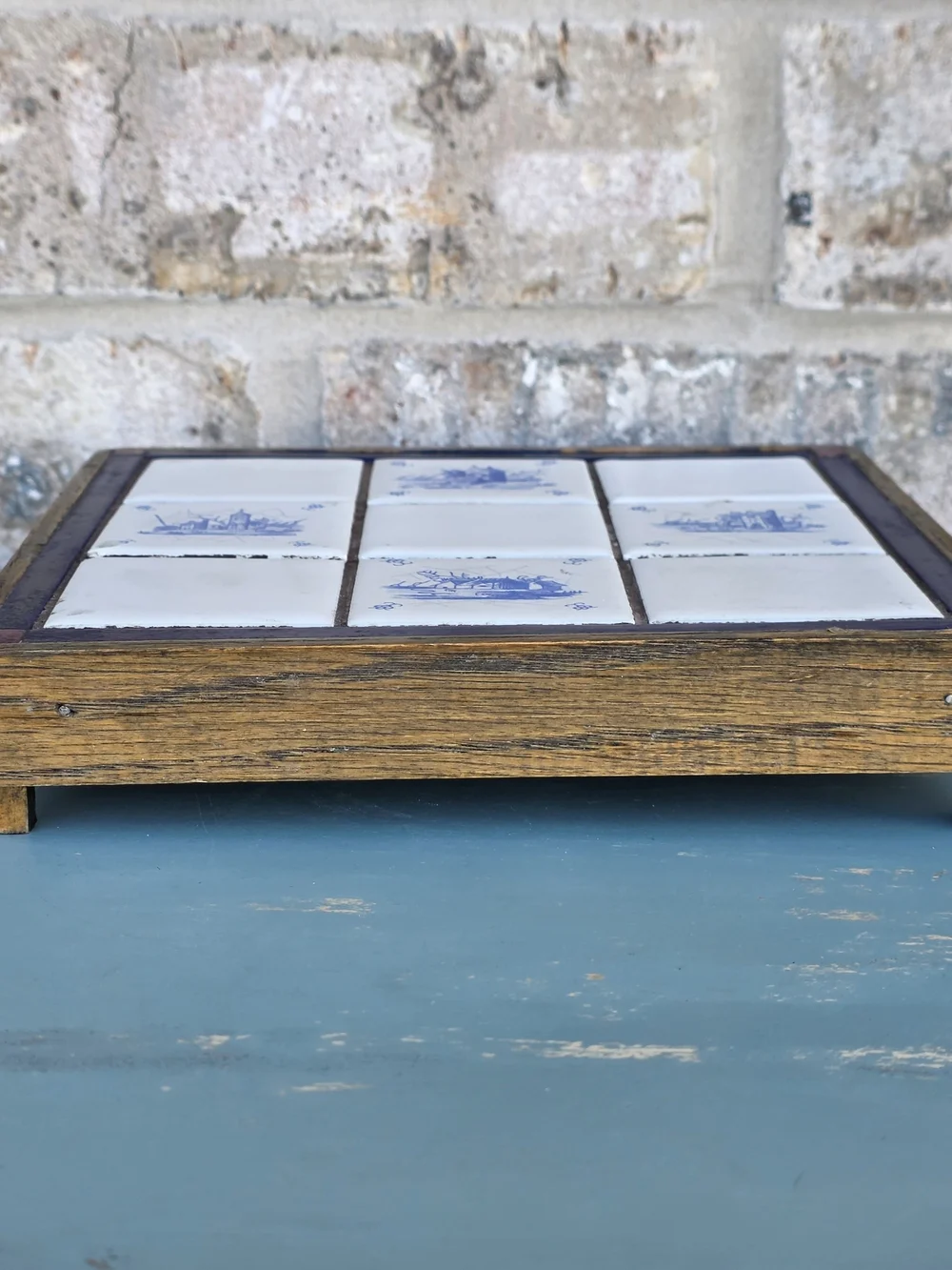 Vintage Delft Style Blue White Tile Trivet Footed Wood Cottage Decor